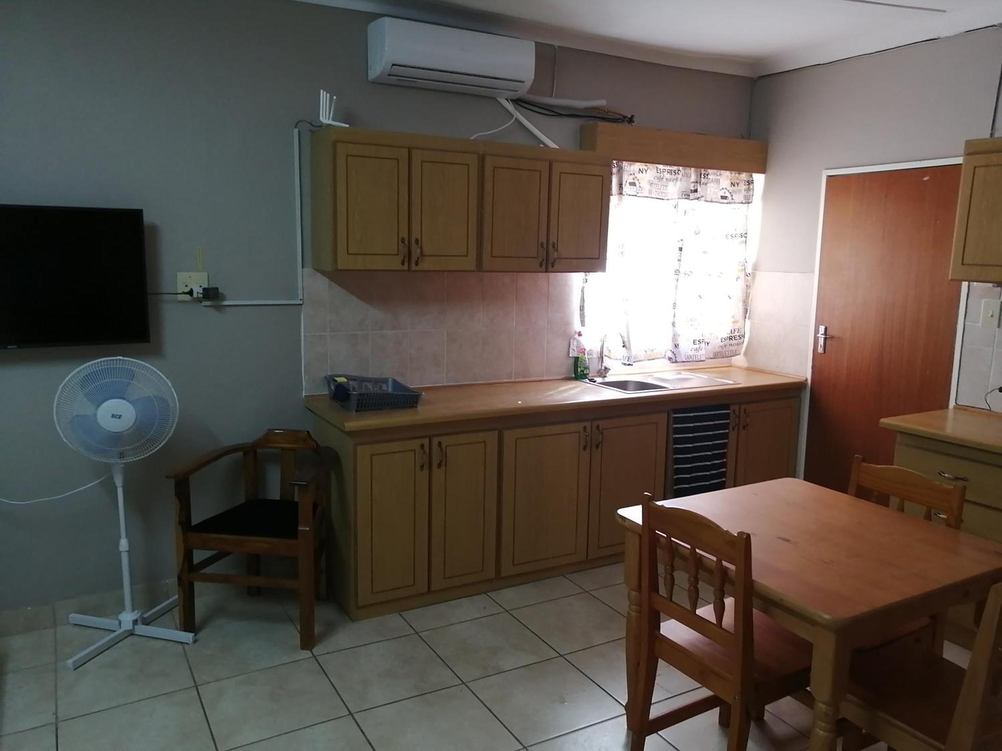 Midway Overnight Rooms Кимбърли Екстериор снимка